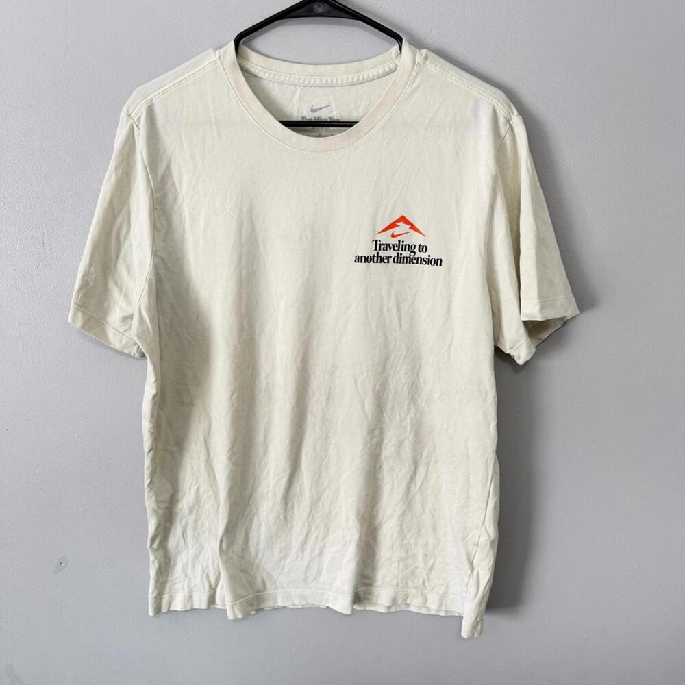 Nike yellow Cream alien Graphic Men's T-Shirt size large